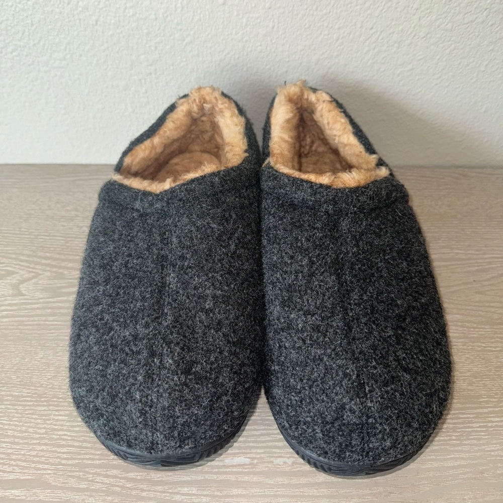 Zizor Black faux Fur Boots Elastic Slip-On Slippers Men’s Size 10